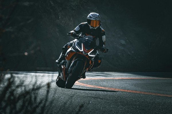 Quelles sont les meilleures astuces pour entretenir et prolonger la durée de vie des freins en céramique de votre Porsche 911 GT3 ?